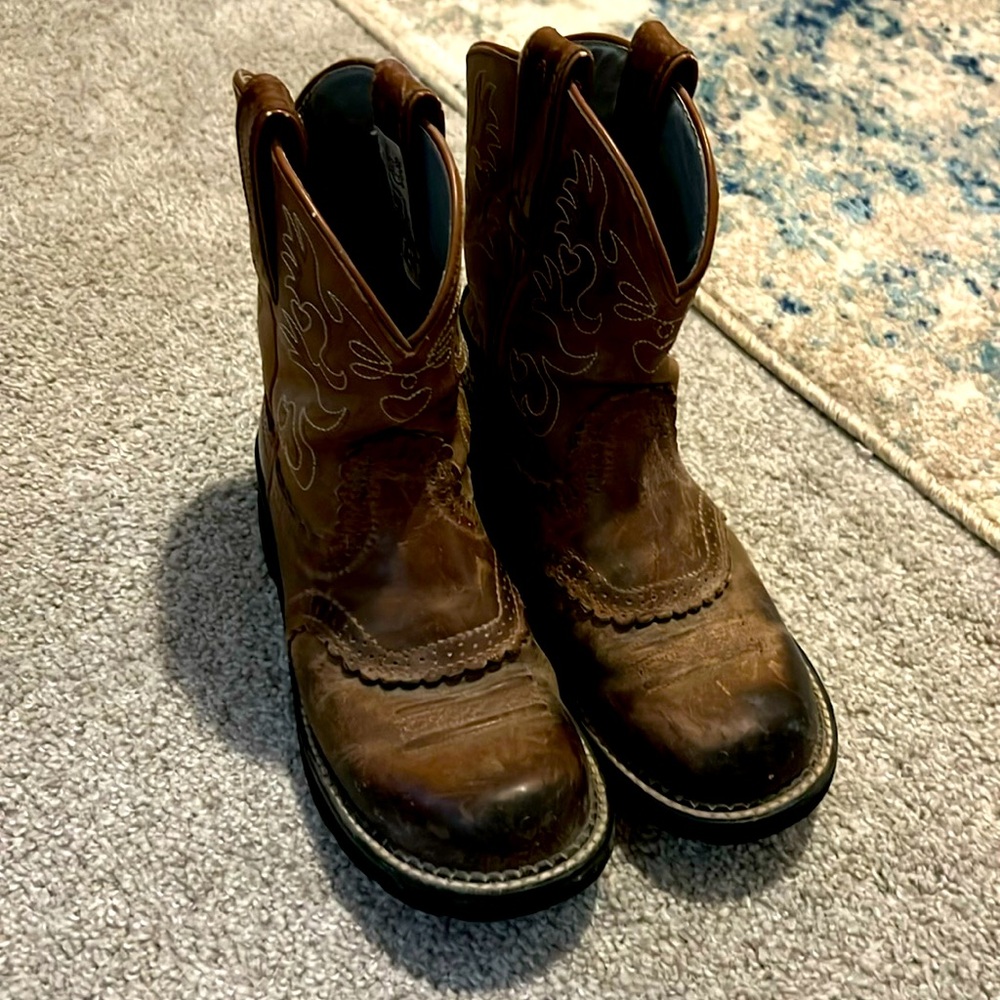 Ariate boots